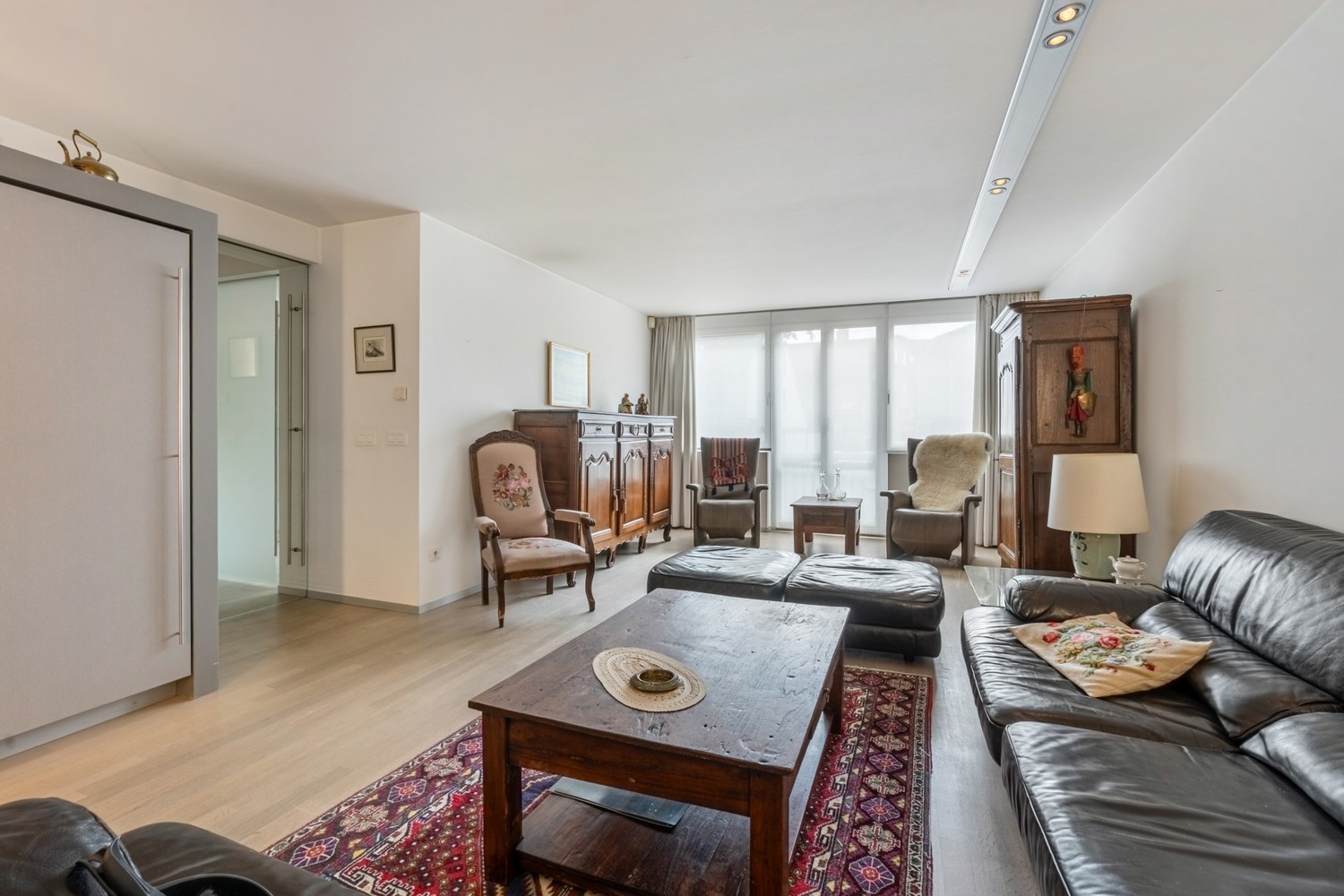 Ruim, modern en gelijkvloers appartement met 3 slaapkamers, een groot terras, 2 autostaanplaatsen en 2 kelders te centrum Leuven! - foto 4