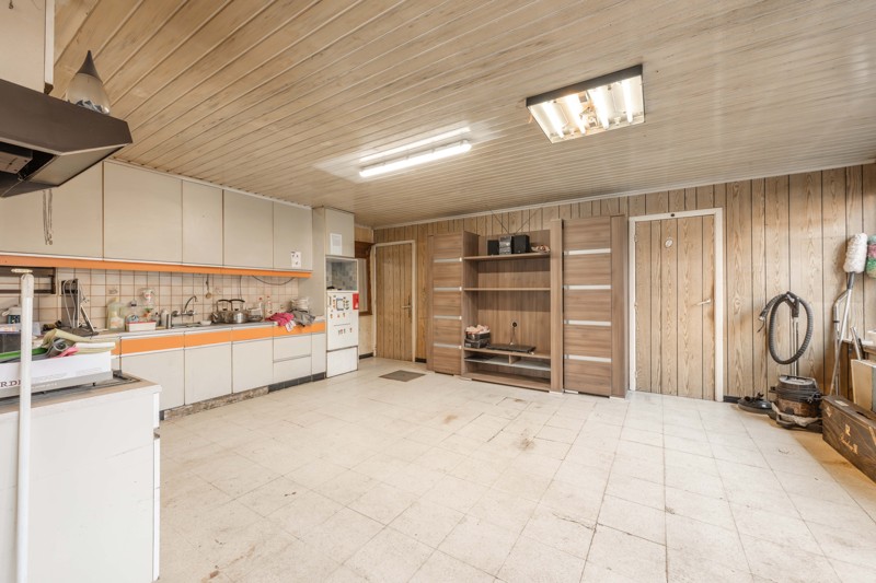 🏡 Te renoveren HALFOPEN woning met 3 slaapkamers, grote garage met uitweg achteraan TE KOOP in het hartje van Sint-Baafs-Vijve! - foto 5