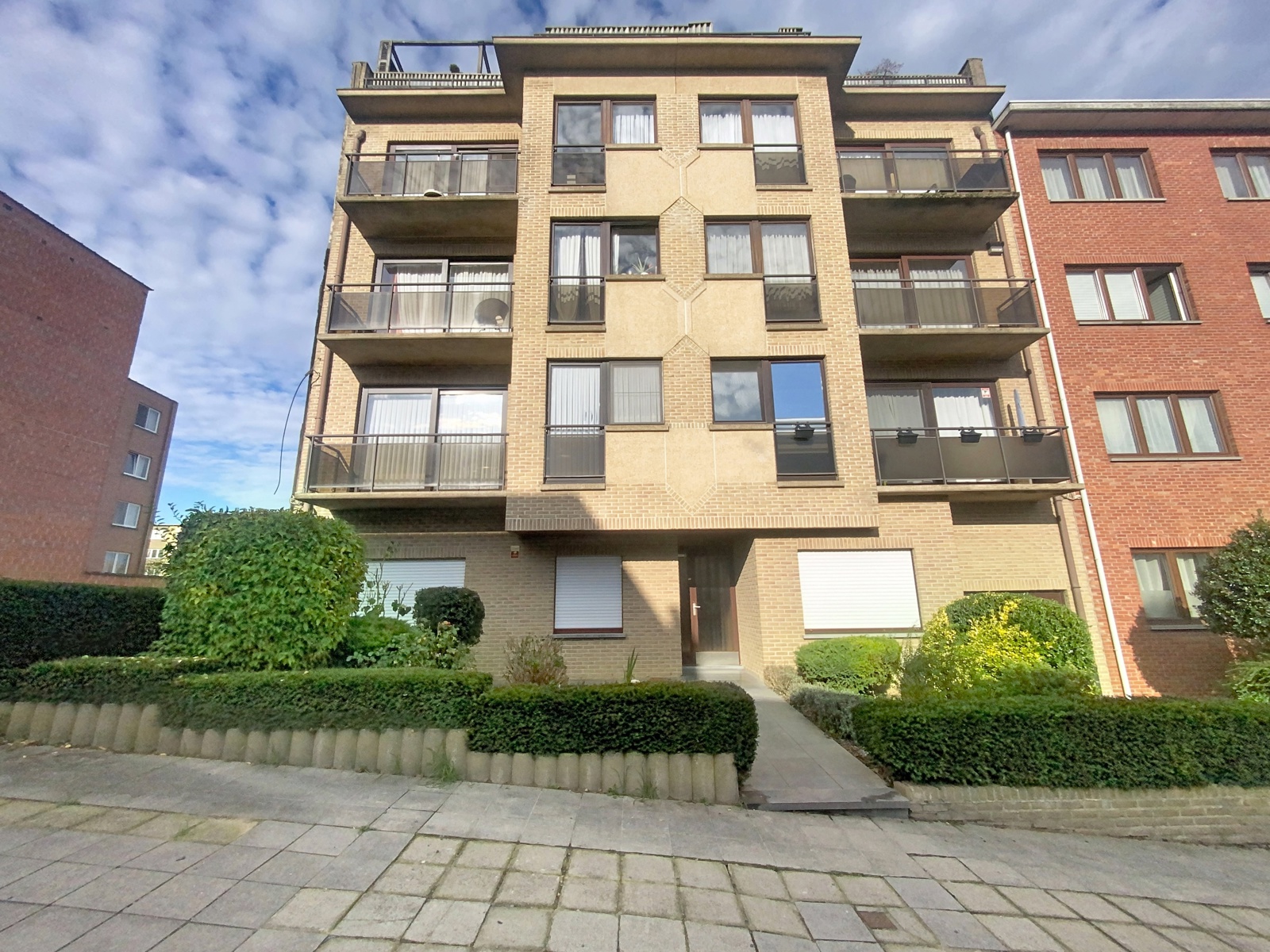 Apartment for rent in Molenbeek-Saint-Jean with 2 bedrooms - photo 1