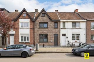  Charmante gezinswoning in het hart van Berchem  Welkom in deze prachtig gerenoveerde gezinswoning, gelegen in het gezellige Berchem. Dit huis...