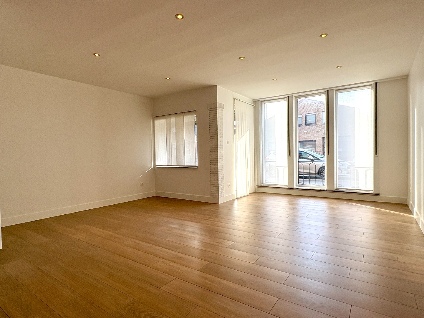 Compleet gerenoveerde woning met tuin en 4 slaapkamers in Tielt. - foto 4