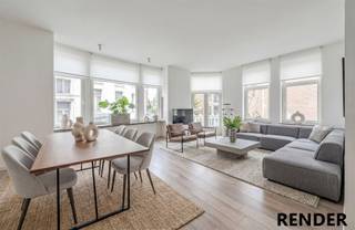 <p><span>Bent u op zoek naar een appartement met potentieel op een centrale ligging in Aalst? Dan is dit appartement op de eerste verdieping zeker het ontdekken waard. Dankzij de gunstige ligging bevinden winkels, horecazaken, openbaar vervoer en tal van voorzieningen zich op wandelafstand, terwijl ook de verbinding naar de E40 vlot bereikbaar is.</span></p><p><span>Het appartement beschikt over een praktische indeling en aangename leefruimtes. Bij het binnenkomen komt u terecht in de lichtrijke woonkamer, waar voldoende plaats is voor een comfortabele zit- en eethoek. Aansluitend bevindt zich de keuken, die functioneel is ingericht en alle mogelijkheden biedt voor dagelijks gebruik.</span></p><p><span>Verder beschikt het appartement over een badkamer en twee volwaardige slaapkamers, wat het geschikt maakt voor zowel eigen bewoning als verhuur.</span></p><p><span>De huidige huuropbrengst bedraagt 7.719,96 euro per jaar. De reële verhuurwaarde wordt geschat op minstens 775 euro per maand, wat aantoont dat er nog interessant potentieel is om het rendement verder te optimaliseren.</span></p><p><span>Dankzij de centrale ligging en het investeringspotentieel vormt dit appartement een interessante opportuniteit voor zowel investeerders als wie op zoek is naar een woning in het centrum van Aalst. Voor meer informatie of een bezoek kunt u contact opnemen met Sébastien van Immo Zone op het nummer 0486/ 41. 85. 66.</span></p>