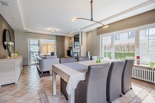 TROEVEN:+ Inpandige garage+ Prachtig uitzicht en veel privacy+ Strategische ligging in een groene omgevingBen je op zoek naar een woning met...