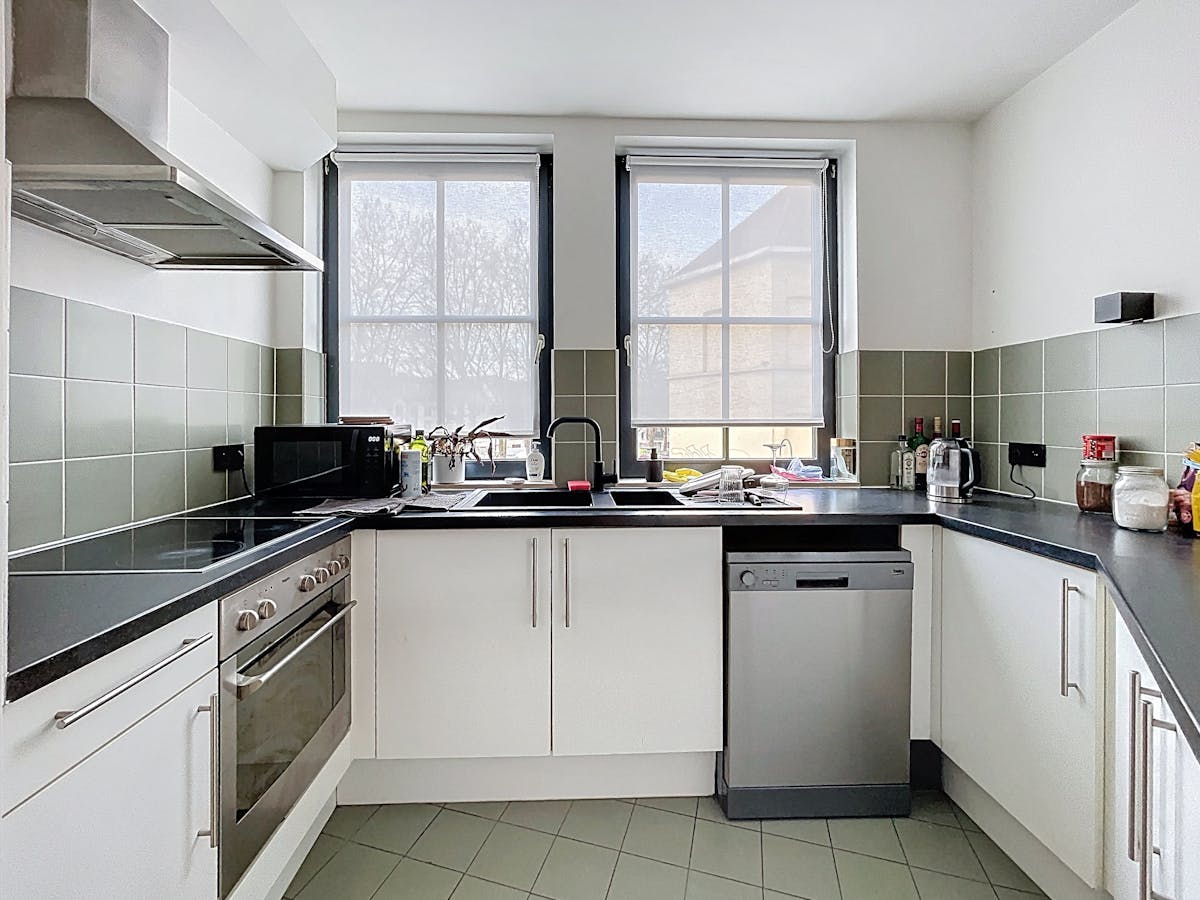 Brussel - Bemeubeld 2 slaapkamer hoek appartement te huur - foto 4