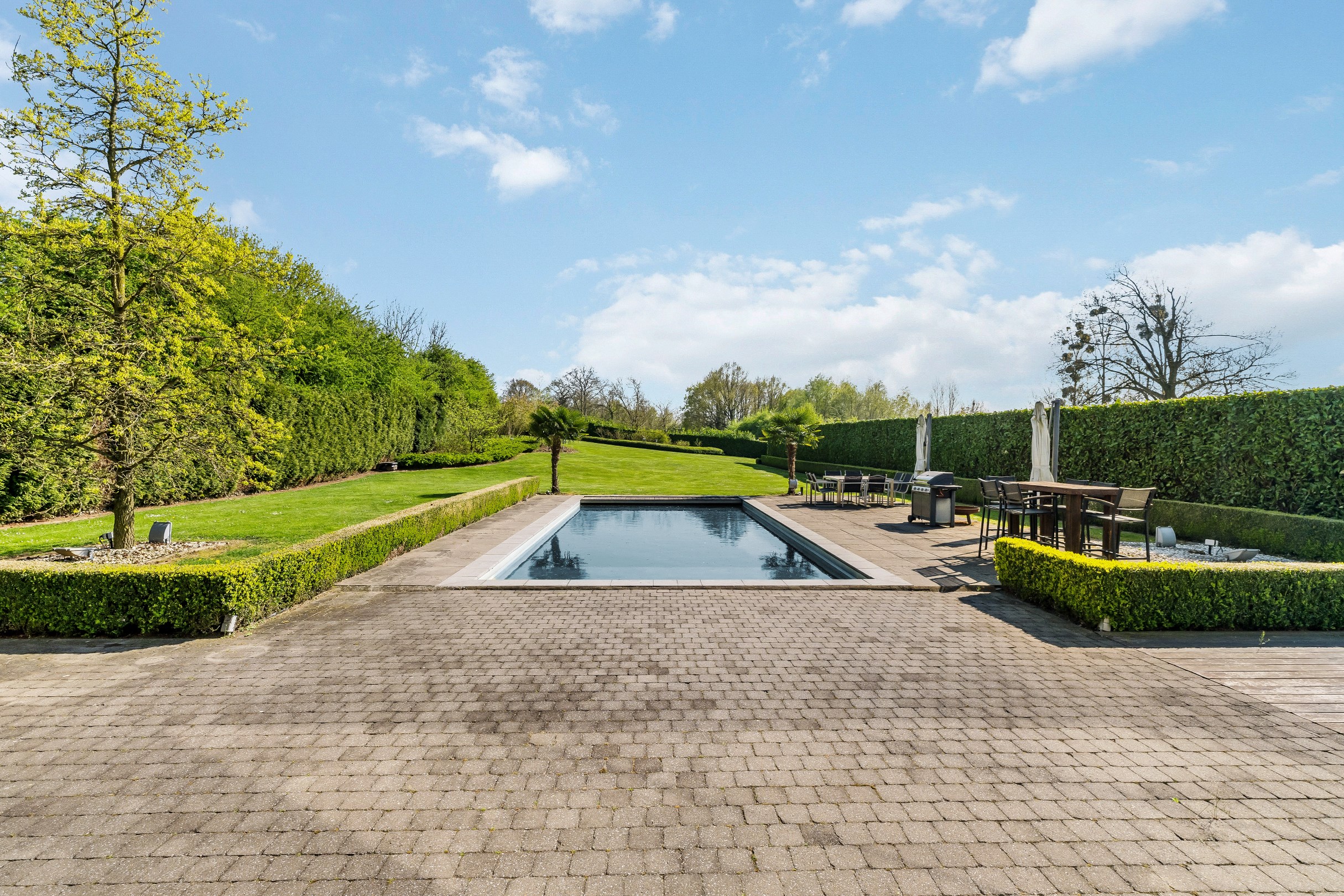 Luxueuze villa met zwembad op riant perceel van 1,5 hectare - foto 3