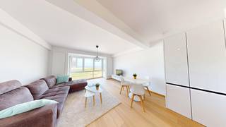 Volledig vernieuwd en instapklaar appartement met frontaal zeezicht. Indeling: inkom met slaapkamer en doucheruimte.Mooie lichtrijke leefruimte met...