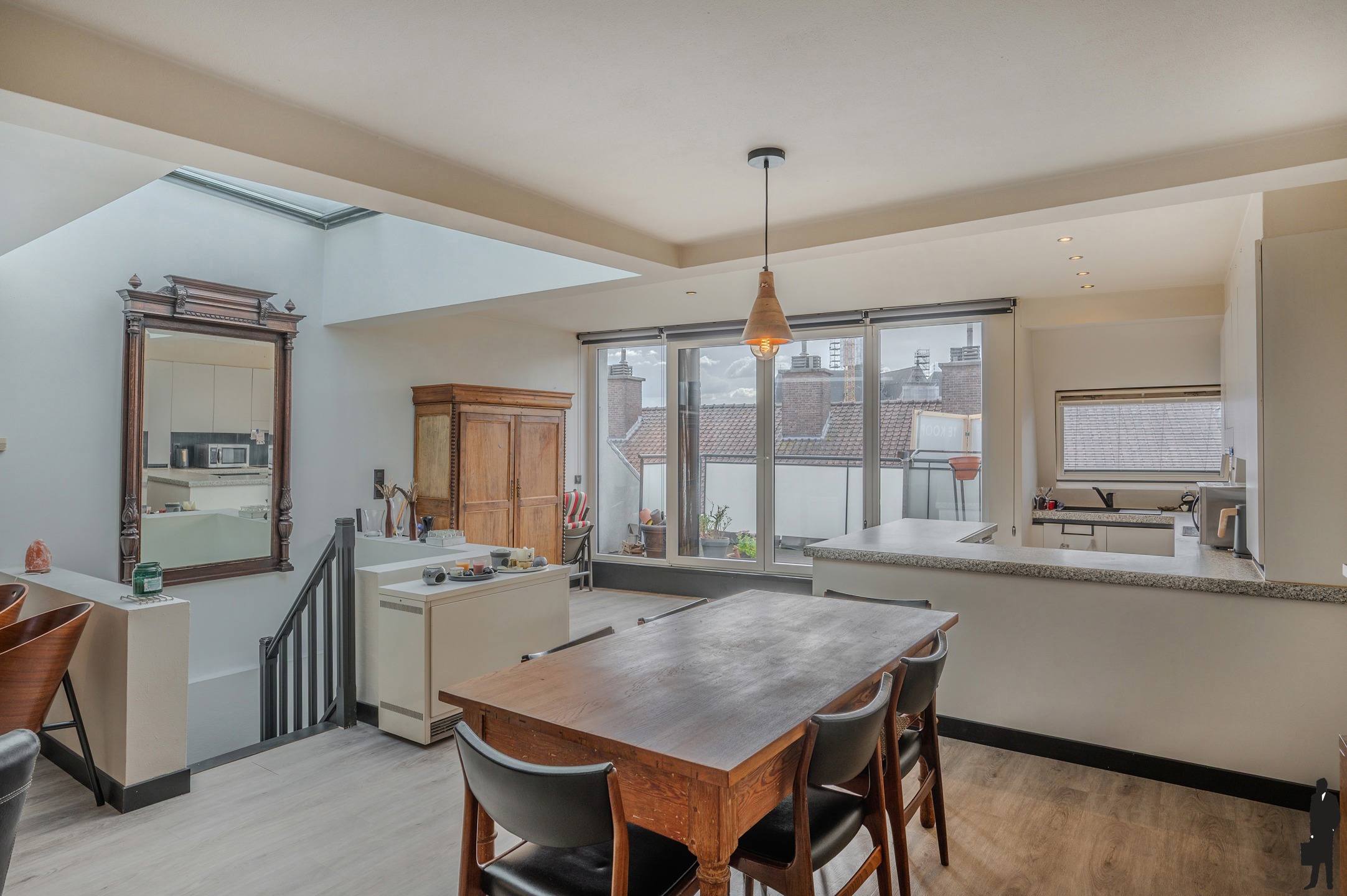 Karaktervol duplex penthouse met charmant terras in historisch Antwerpen - foto 4