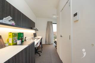  Deze moderne studentenkamer met eigen sanitair is gelegen in studentenresidentie Woods, vlakbij het Belle-Vue park. De residentie is gelegen op...