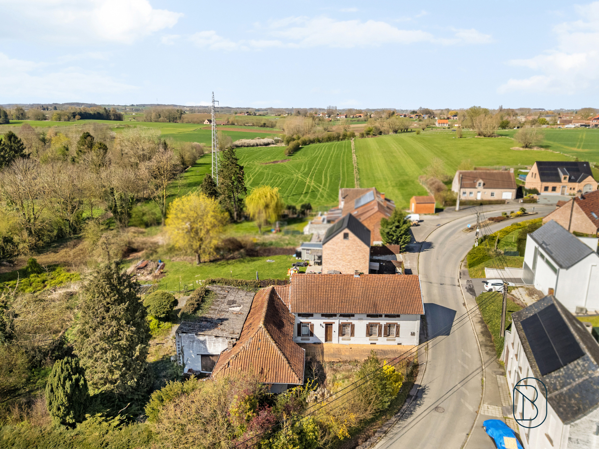 Charmante te renoveren hoeve met hangar op 36 are! - foto 4