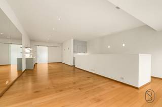 TOPPER in het CENTRUM!! Ruim gelijkvloers appartement met 3 slaapkamers en groot terras in het centrum van Deerlijk.Goed en centraal gelegen in de...