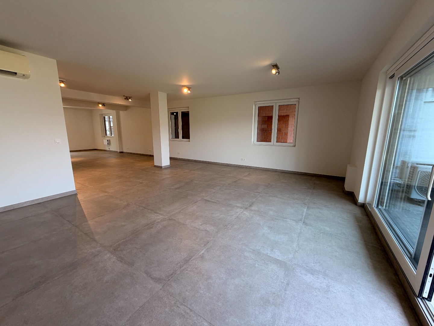 Commercial for sale in Sint-Katelijne-Waver - photo 2