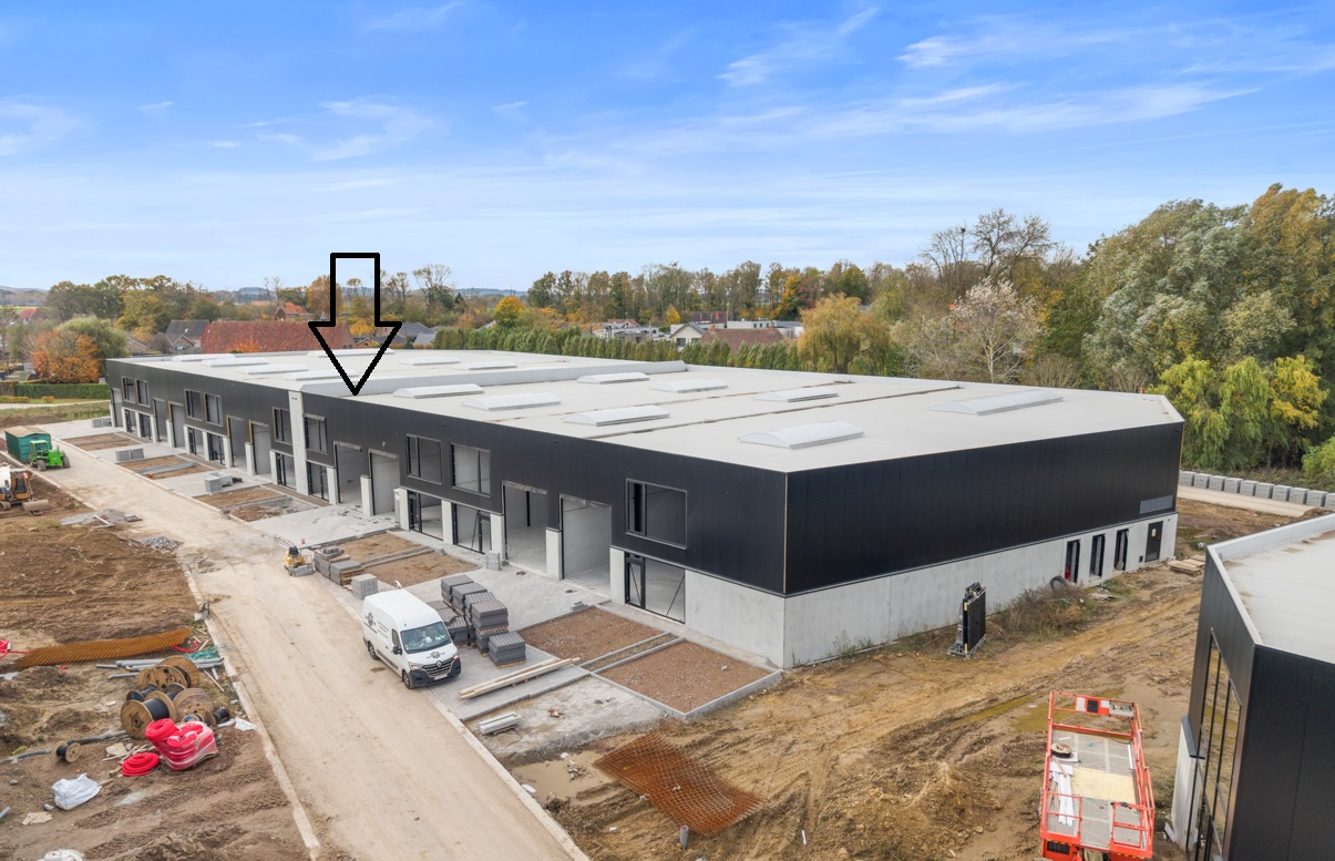 Bedrijfsunit te huur in Elverdinge – 162 m² met 3 parkings - foto 1