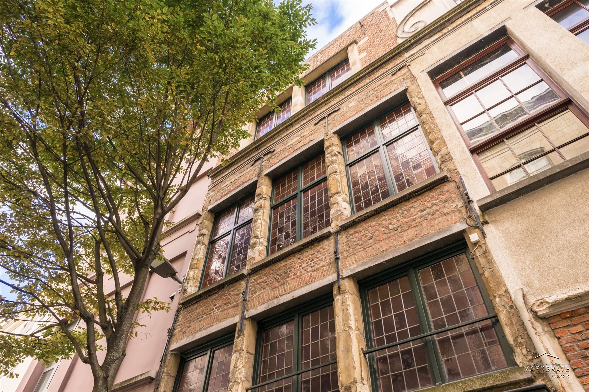 Authentiek 16e-eeuws Stadshuis in het Historisch Hart van de Stad - foto 3