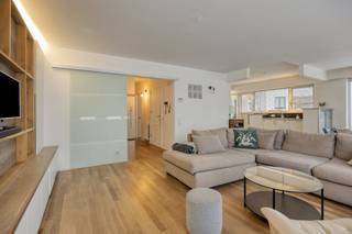 Vous recherchez une propriété offrant l'espace d'une maison et le confort d'un appartement ? Découvrez cet exceptionnel appartement en duplex...