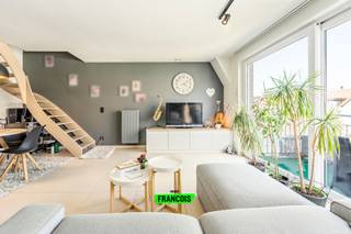 Op zoek naar een interessante investering of een zorgeloos appartement aan de kust? Dit instapklare duplex appartement, gelegen aan de...