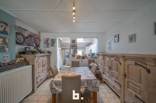 Algemeen bezoekmoment op zaterdag 12 Juli van 10u00 - 13u00 // Aanmelden verplichtDeze energiezuinige woning met 2 slaapkamers en gezellige zonnige...
