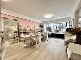 Op zoek naar een perfecte uitvalsbasis voor u zaak? Dan hebben we dit gelijkvloers voor u!Op een toplocatie in Antwerpen vindt u dit ruim...