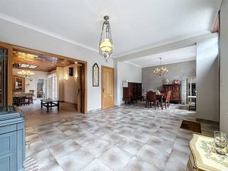 OPENDEUR ZATERDAG 23/08 VAN 11U00 TOT 12U00 Zeer ruime gezinswoning in het hart van BoezingeBent u op zoek naar een woning met veel ruimte én...