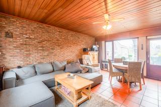 Op een bijzonder goede locatie bieden wij deze woning aan met een enorm groot potentieel.Dit pand biedt de unieke mogelijkheid om van deze bestaande...