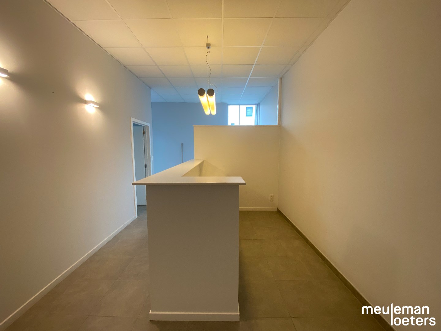 Commercial à louer à Oostkamp - photo 4