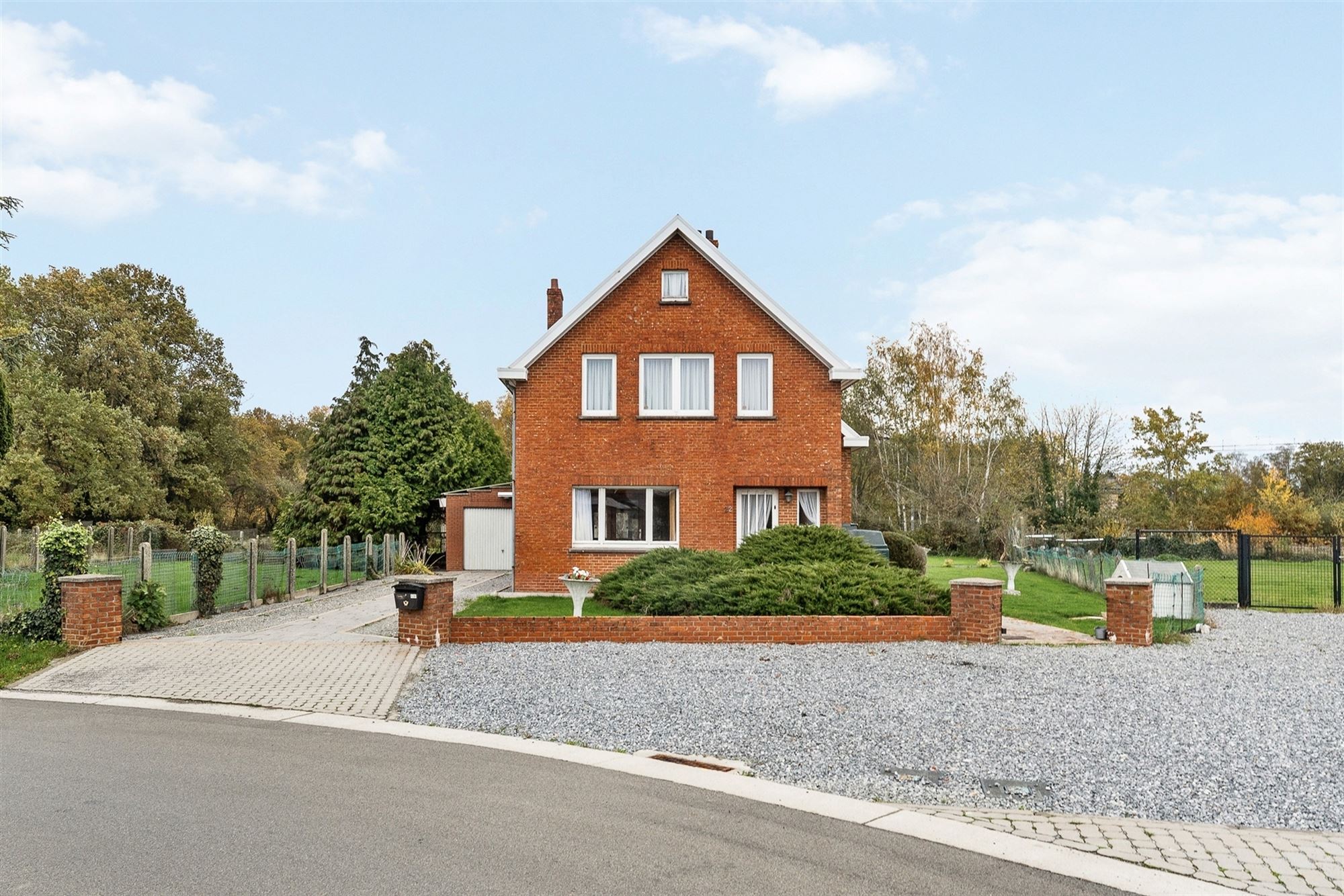 RUIME TE RENOVEREN WONING OP PERCEEL VAN 12 ARE MET ZICHT OP TERRIL - foto 2