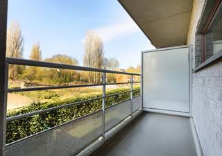 MOLENBEEK-ST-JEAN, quartier Sippelberg, à proximité des transports en commun et des commerces. Bel appartement de ± 90m² situé dans un immeuble...