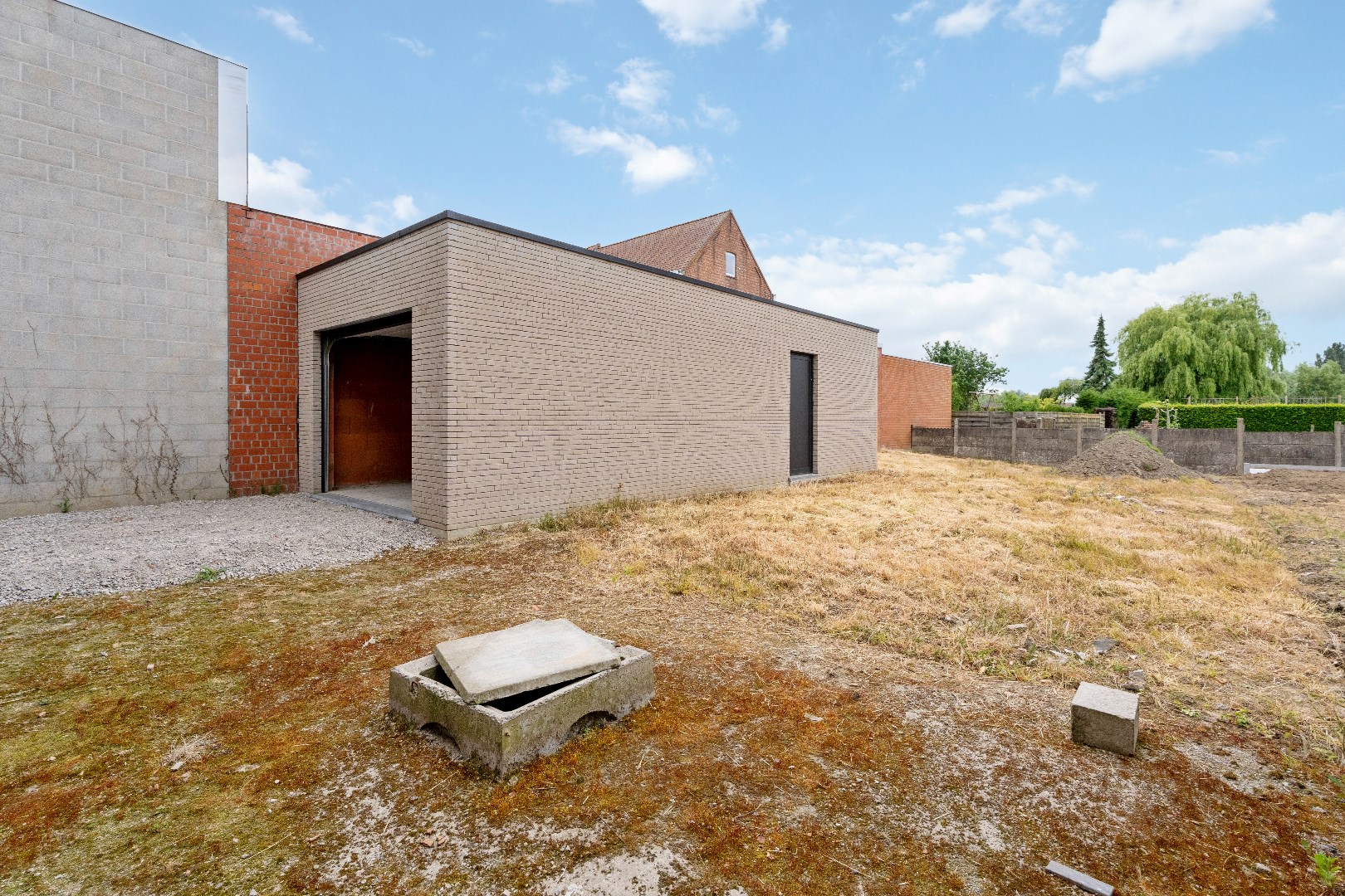 RUIME HALF OPEN NIEUWBOUWWONING MET 4 SLPKS | TUIN | GARAGE - foto 2