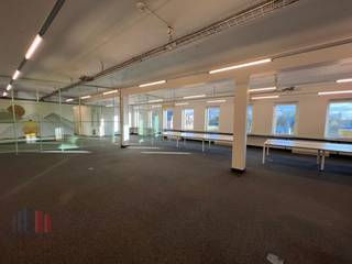 Uitstekend gelegen kantoorruimte met een oppervlakte van 500 m² te huur langs de bedrijvige Afrikalaan op amper 1,1 km van de kleine ring rond...