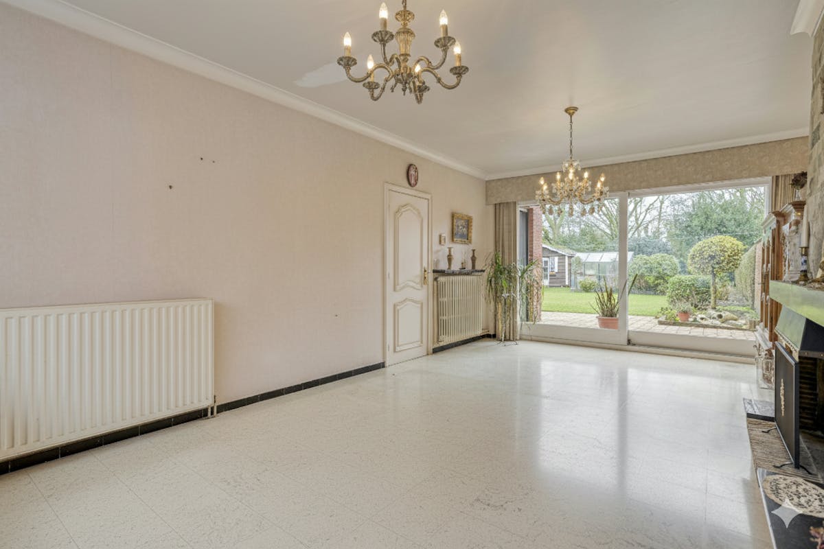 Ruim huis met 4 slaapkamers nabij het centrum van Izegem. - foto 3