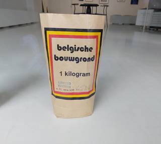 Mooi perceel bouwgrond gelegen in het centrum van Ettelgem, tussen Jabbeke en Oudenburg. Het perceel van 911m² is Zuidgericht. Er is...
