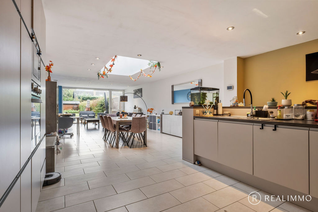 Gerenoveerde en energiezuinige gezinswoning in Aalbeke - foto 3