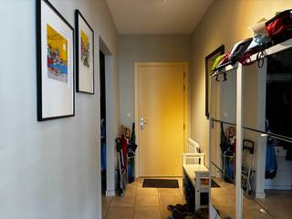 Ruim onbemeubeld 3-slaapkamerappartement van 165² op de eerste verdieping vlakbij het centrum van Leuven.<br /><br />Het appartement beschikt over 3 slaapkamers, een zeer ruime leefruimte (70m²) , een volledig geïnstalleerde keuken, 2 ingerichte badkamers, een berging, 3 terrassen en een dubbele garagebox.<br /><br />Op een boogscheut van het universitaire ziekenhuis, IMEC en verschillende scholen. Ook winkels en het openbaar vervoer zijn op wandelafstand bereikbaar. Verder is er een vlotte verbinding naar de ring van Leuven en de autosnelwegen E314 en E40. <br /><br />Troeven: <br />- zeer ruime garagebox<br />- twee badkamers<br />-EPC A (100kwh/m²)<br /><br />Dit appartement is beschikbaar vanaf 1/10/2026. De huurprijs bedraagt € 1500 per maand, de bijkomende lasten bedragen €115 waaronder onderhoud & verbruik van de gemeenschappelijke delen en lift. Alle nutsvoorzieningen zoals elektriciteit en internet zijn zelf te voorzien. <br /> <br />Interesse in een bezoek ter plaatse? U kan zelf een moment inboeken via onze online agenda! Of contacteer ons via het nummer 016 23 90 81. Wij zijn elke weekdag buiten woensdag telefonisch bereikbaar tussen 10u en 13u.
