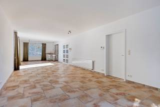 Te koop: Exclusieve villa in Kraainem Adres: Sint-Antoniuslaan 17, 1950 Kraainem Vraagprijs: €1.325.000 Bewoonbare oppervlakte: 411 m² EPC-score:...