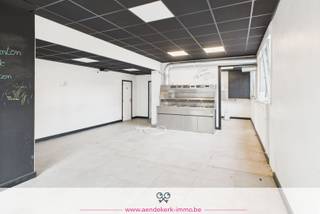 Ben jij op zoek naar een commerciële ruimte op een goed bereikbare locatie, waar je meteen kan starten met jouw plannen? Dit handelspand (tot...