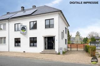 Half vrijstaande woning gelegen te Eigenbilzen, Withofsstraat 5.<br /><br />Rustige ligging op 5km van het centrum van Lanaken en Bilzen. School, winkels en openbaar vervoer bevinden op wandelafstand.<br /><br />Deze woning gelegen op een perceel van 3A21CA biedt een bewoonbare oppervlakte van 146m². Achteraan is er een vrijstaande garage. Het pand beschikt over 4 slaapkamers en 2 badkamers.<br />Het pand is in zeer goede staat van onderhoud.<br /><br />Het gelijkvloers is ingedeeld met een inkomhal, een geïnstalleerde keuken, een living, een ruime wasplaats en een recent geïnstalleerde badkamer met inloopdouche-wastafel en toilet.<br />De bovenverdieping telt een nachthal met toegang tot 4 slaapkamers en een badkamer die gerenoveerd moet worden. <br />Het zolderluik biedt toegang tot de bergzolder.<br />De woning is volledig onderkelderd met 2 droge voorraadkelders aan de voorzijde en kruipkelder aan de achterzijde.<br />Achteraan de woning is er een koer en een losstaande garage.<br /><br />Enkele van de vele pluspunten van deze woning zijn:<br />- Rustige ligging.<br />- In goede staat van onderhoud.<br />- Functionele indeling.<br />- Twee badkamers aanwezig, recente badkamer op gelijkvloers.<br />- 12 Zonnepanelen met groene stroomcertificaten: 590€/jaar tot 2032.<br />- Woning volledig onderkelderd, deels kruipkelder.<br /><br /><br />Voor meer info of een bezoek ter plaatse, contacteer ons op 0478 30 04 25 of mail naar michiel@vestio.com<br /> 