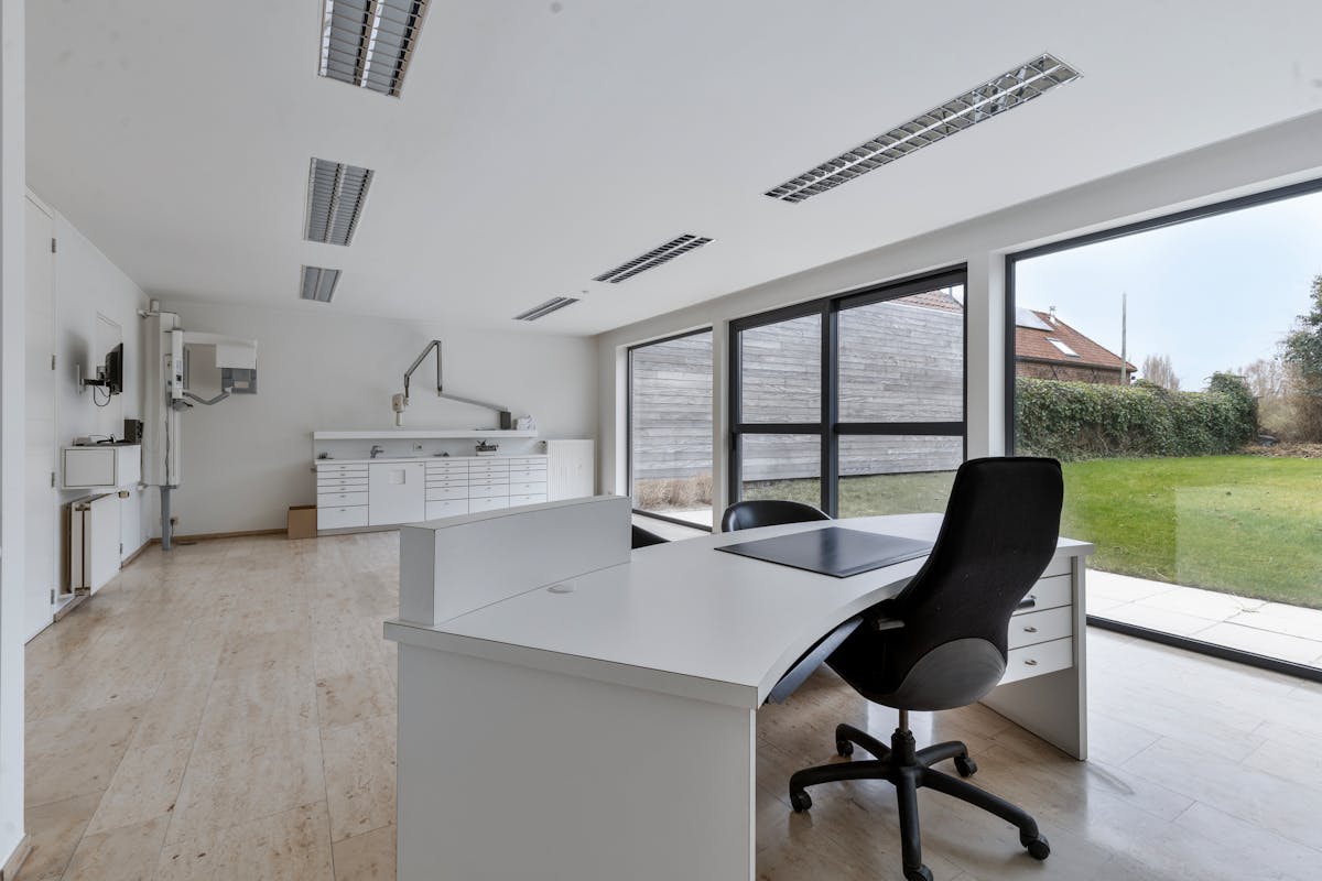 Espace de pratique avec bureau à Bissegem - photo 5
