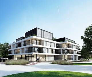Ruim handelspand gelegen op een toplocatie in het centrum van Tielt!<br /><br />Het handelspand is gelegen in het centrum van Tielt &amp; op wandelafstand van de Markt, lokale horeca &amp; openbaar vervoer. <br />Er zijn voldoende parkeermogelijkheden vlakbij. <br /> <br />Dit handelspand (100m²) beschikt over een gelijkvloers waar grote raampartijen voor veel lichtinval zorgen.<br /><br />Mogelijkheid tot aankoop kelderberging en ondergrondse autostaanplaatsen.<br /><br />Onmiddellijk beschikbaar<br /><br />Bent u op zoek naar een strategische locatie in het hart van Tielt om uw kantoor, handelspand of praktijkruimte in onder te brengen?<br />Plan dan vandaag nog uw bezoek in op het nummer 0492 10 55 16 of via simon@karolienlafaut.be 