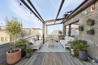 Bright roof apartment (approx. 40 m²) with veranda and 2 spacious terraces for sale located on the fourth floor in residence Boudewijn...