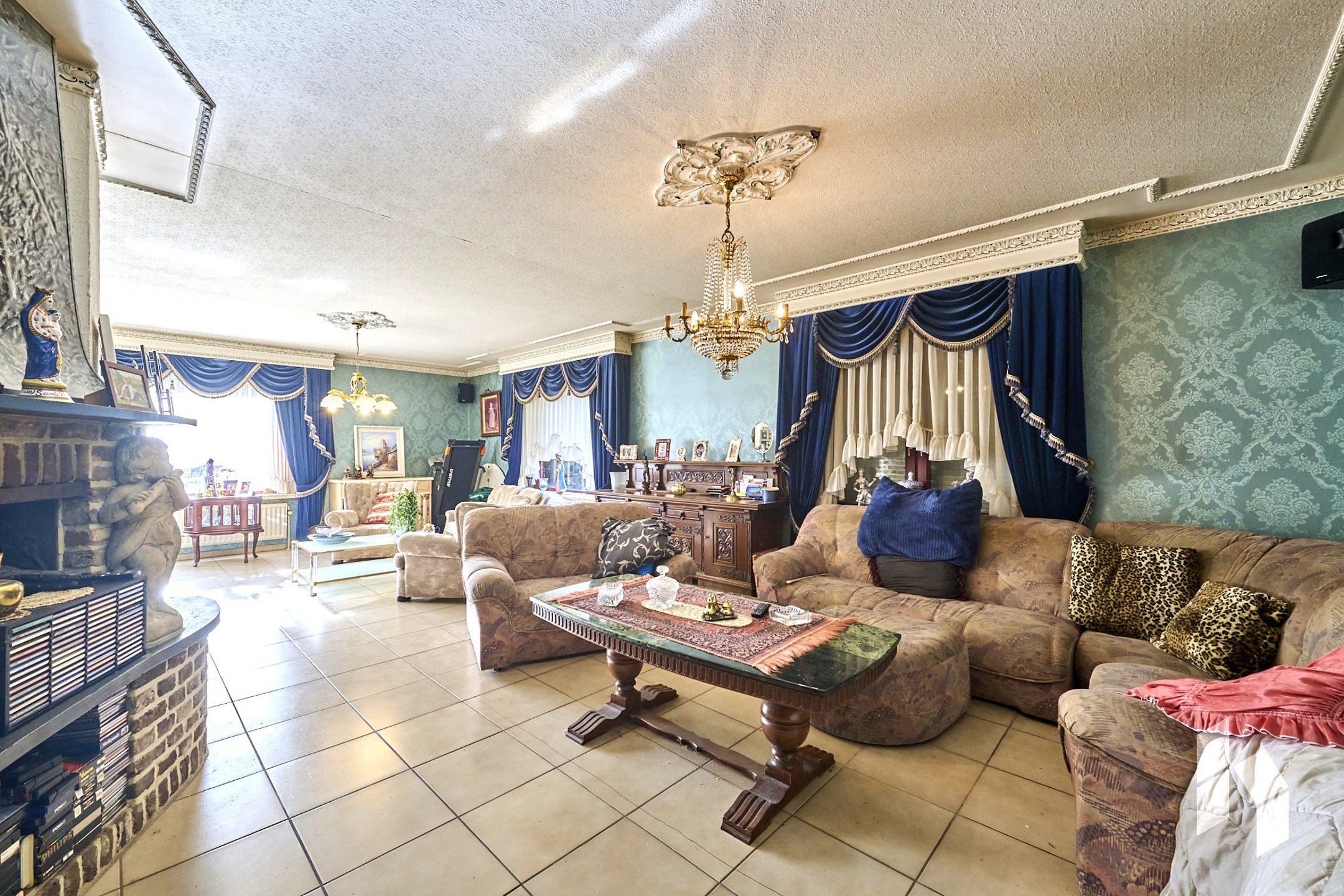 Te renoveren ruime woning met 4 tot 5 slpks op 1677 m². - foto 4