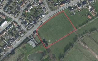 Weide met omheining en elektriciteitsaansluiting te koop te Brugge<br />Vrij van pacht