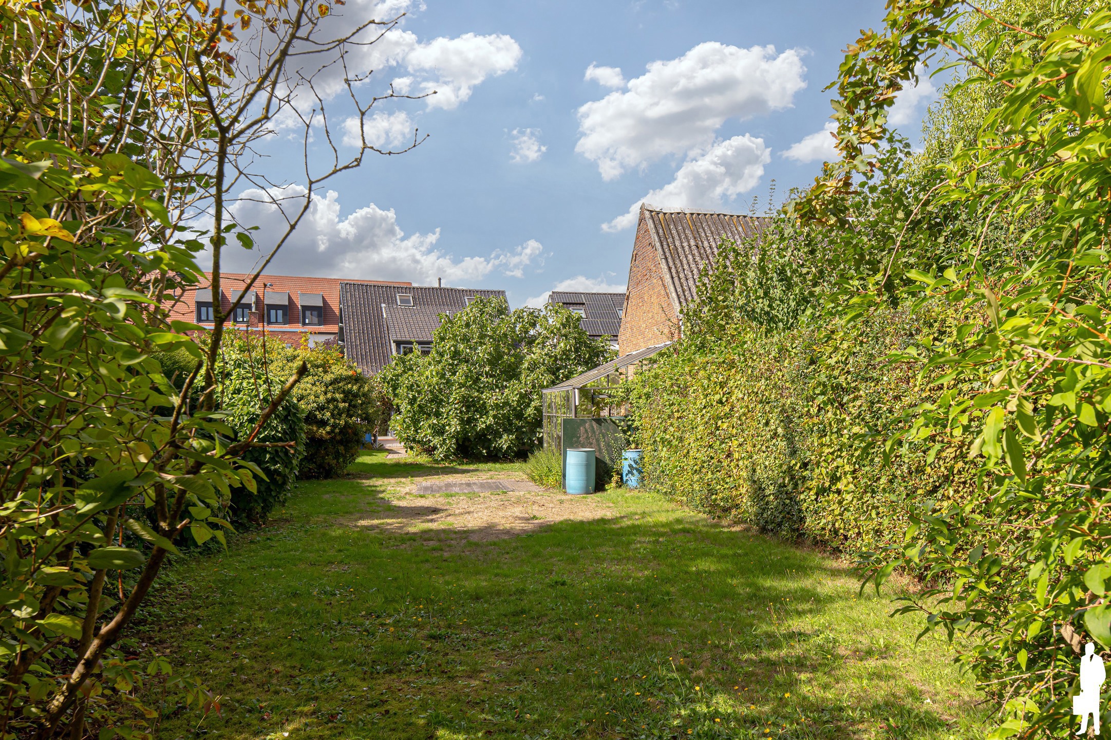 Ruime, op te frissen woning met 5 slk en mooie tuin - foto 4