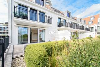 Lichtrijk appartement met zuidgericht terras in DuinenwaterDit zonnige appartement is gelegen op de eerste verdieping van een recente residentie...