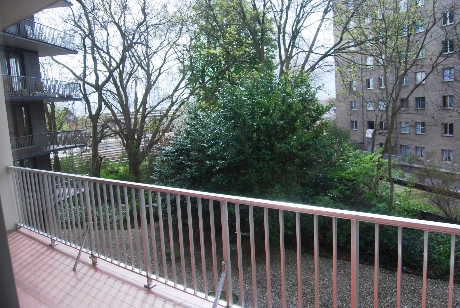 RUIM & RUSTIG GELEGEN APPARTEMENT MET GROEN ZICHT - foto 2