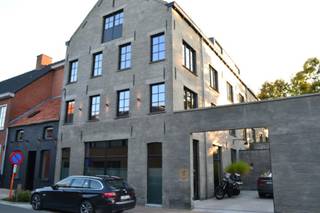 U zoekt een unieke en inspirerende werkplek om uw kantoren en creatieve ideeën in onder te brengen? Dan lijkt ons dit de perfecte ruimte.Op een...