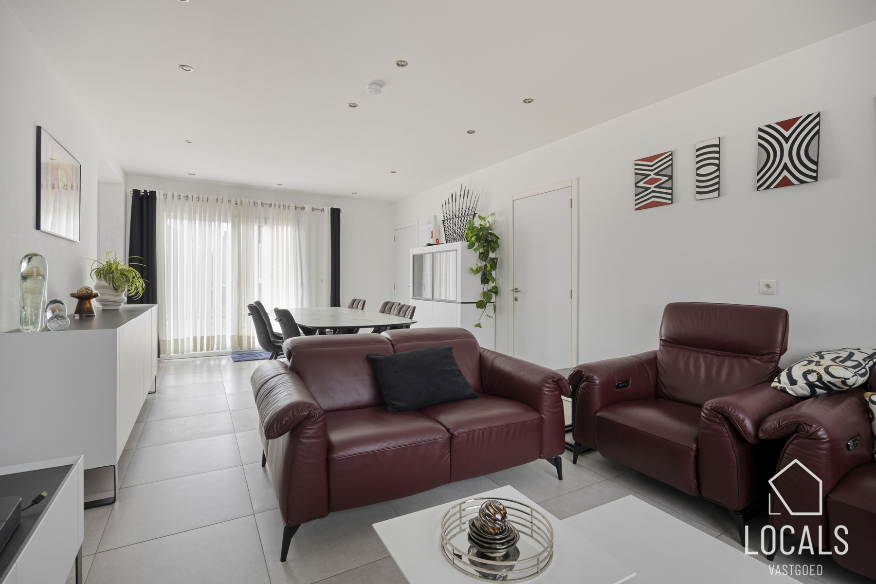 Instapklare woning met 5 slaapk., 3 badkamers en tuin - foto 4