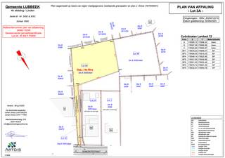 Mooi perceel bouwgrond voor open bebouwing (bungalow) in het centrum van Linden. Het perceel ligt in woongebied, dat niet overstromingsgevoelig is en maakt deel uit van een goedgekeurde verkaveling. De ligging achterin zorgt voor een rustige woonomgeving, terwijl scholen, winkels, supermarkt en sportfaciliteiten zich op wandel- en fietsafstand bevinden. Leuven is vlot bereikbaar per fiets of bus; de E314 ligt op slechts 15 minuten.<br /><br />Perceel Lot 3B: <br />20a 02ca – breedte ±38,19 m – diepte ±26,61 m – max. bebouwde opp. 250 m² – max. 1 bouwlaag<br /><br />Het perceel is bestemd voor open bebouwing met een ruime tuinzone. <br />Toegang gebeurt via een gemeenschappelijke inrit met erfdienstbaarheid van doorgang. <br /><br />De maximale bouwhoogte wordt beperkt om het open karakter van de omgeving te behouden. <br />De afstand tussen de dorpel van het gelijkvloers en de kroonlijst of gevelafsluiting bedraagt daarbij maximaal 3 m voor een hellend dak en maximaal 3,5 m voor een plat dak<br /><br />Minstens 2 parkeerplaatsen op het eigen terrein zijn verplicht. De toegangen mogen maximaal 3,5 m breed zijn en moeten worden uitgevoerd in waterdoorlatende verharding.<br /><br />Complementaire bedrijvigheid is niet toegelaten. Een zorgwoning binnen de woning is mogelijk, tot maximaal 1/3 van de bruto vloeroppervlakte.<br /><br />Interesse? Maak dan uw afspraak ter plaatse via philippe@sophimo.be of 0498/59 84 11
