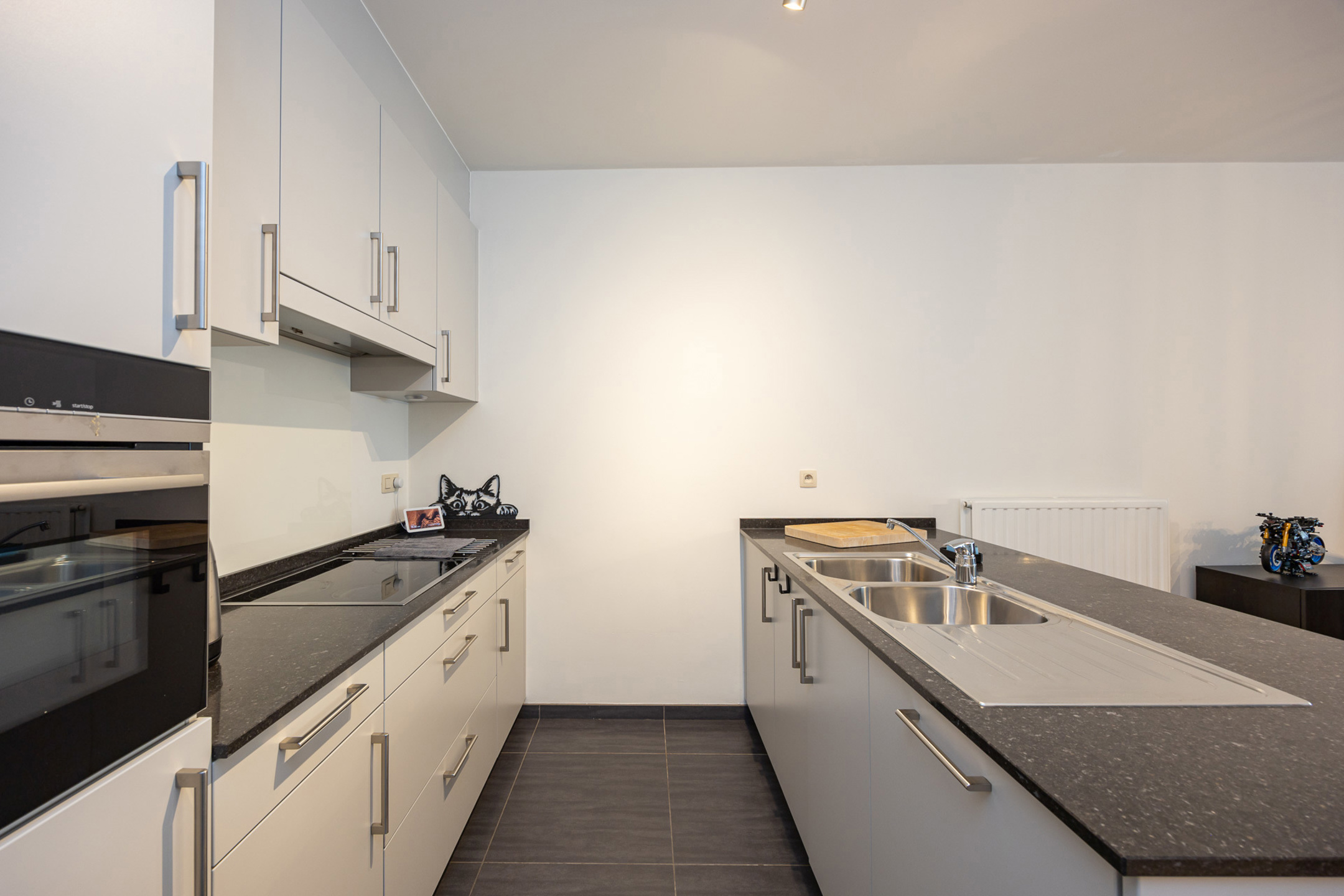 Appartement met 2 slaapkamers, terras en garage. - foto 4
