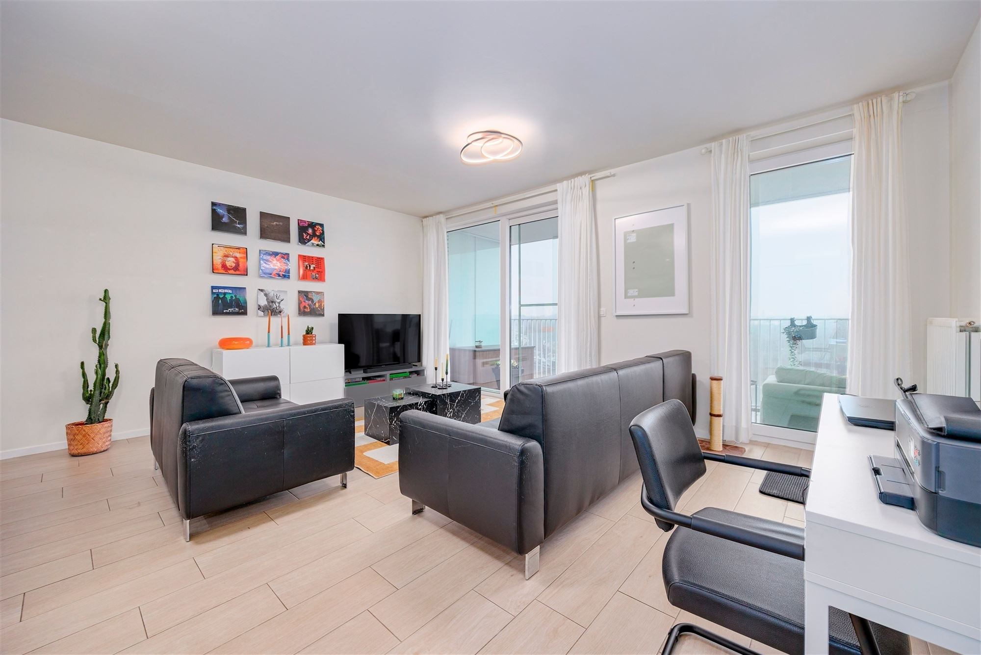 Strak 2- slaapkamer appartement met mooi uitzicht - foto 3