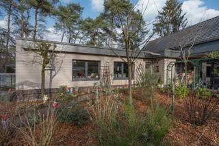 Deze zeer verzorgde woning bevindt zich in het Woongebied met Bosrijkkarakter in Wuustwezel. In 2020 hebben de verkopers de woning volledig...