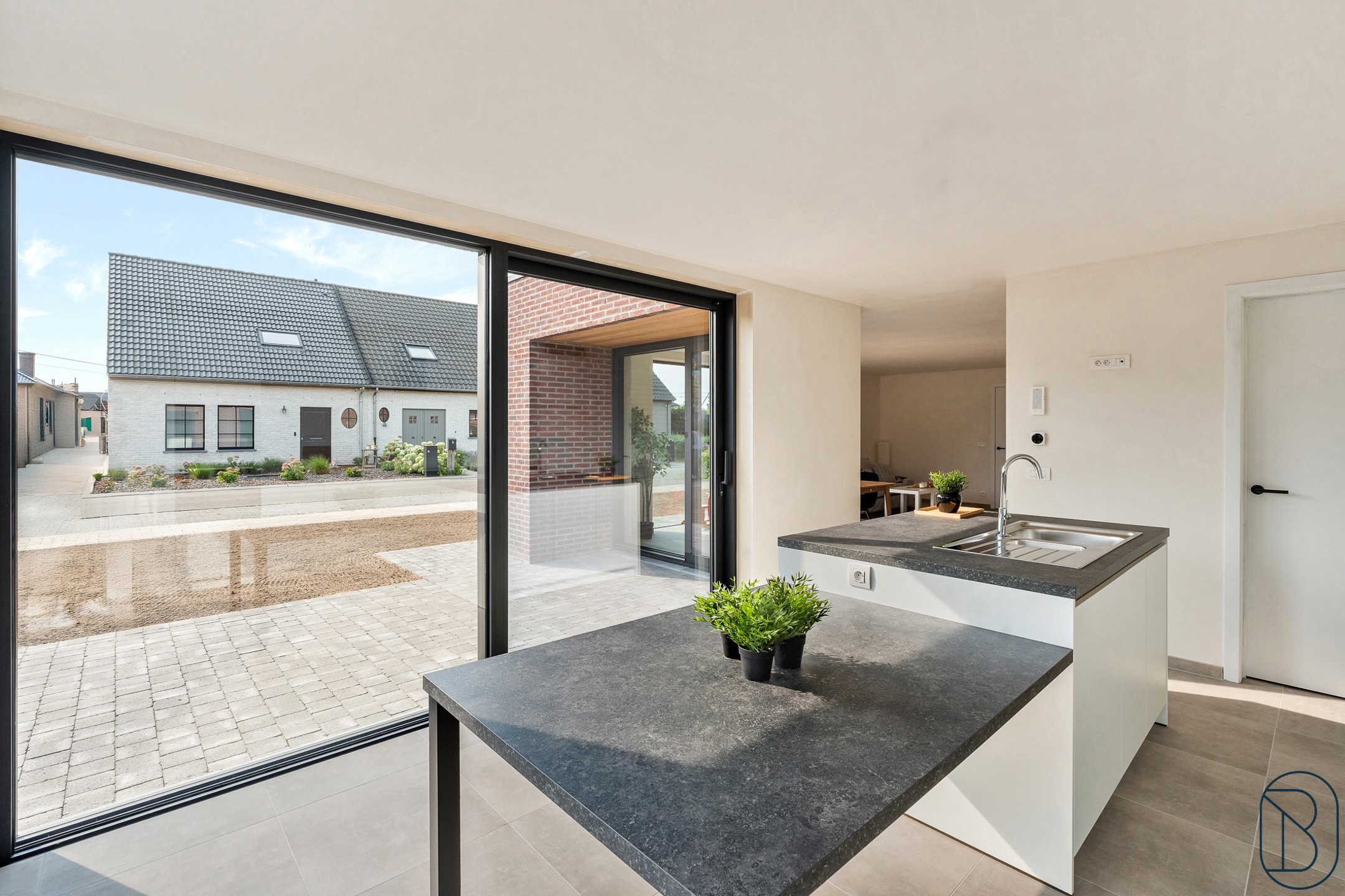 Kwalitatieve moderne ruime nieuwbouwwoning HOB met 3 SLK! - foto 2